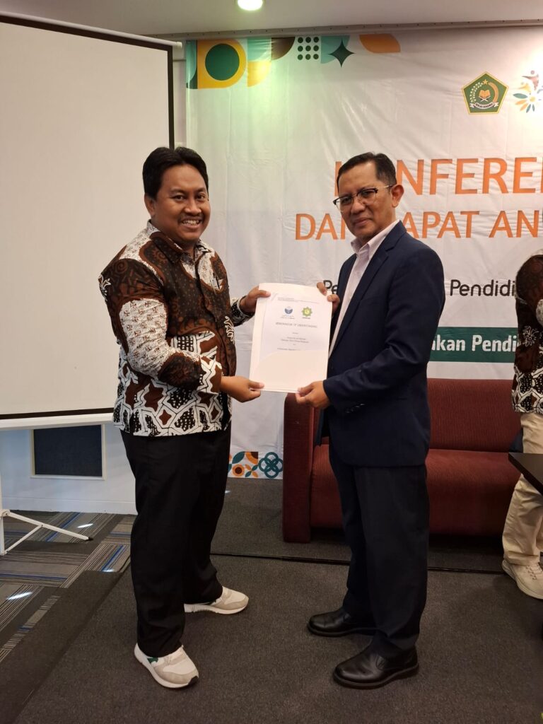 PRODI PIAUD UNUGIRI JALIN KERJASAMA INTERNASIONAL DENGAN KOLEJ DAR AL-HIKMAH MALAYSIA