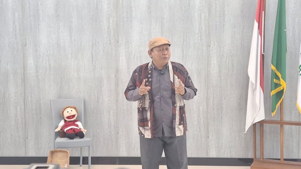 Sanggar Hikayat Giri PIAUD UNUGIRI dan Tim Media Direktorat KRI Bersinergi Garap Video Lomba Mendongeng Nasional