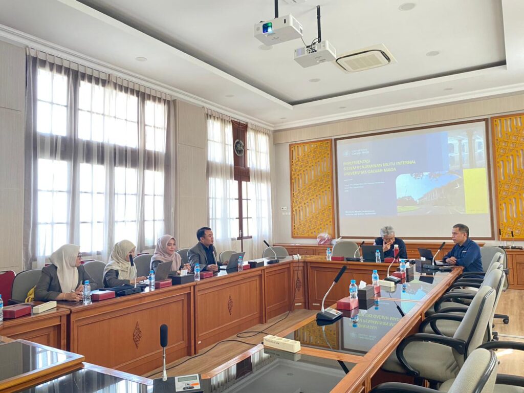 Dekan Fakultas Tarbiyah dan Dosen PIAUD UNUGIRI Ikuti Benchmarking Akreditasi Internasional di UGM