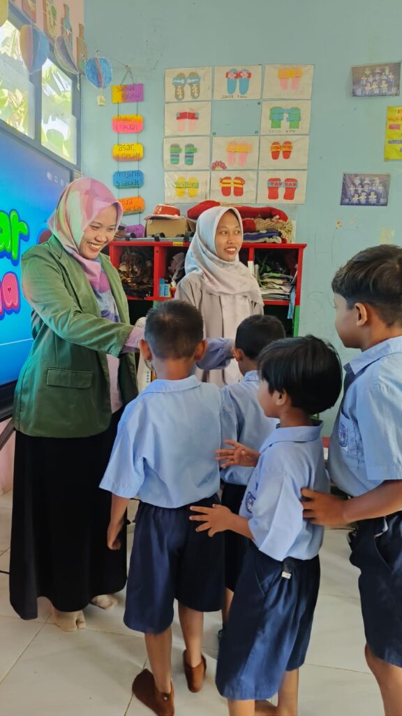 Belajar Adab Lewat Video, Mahasiswa PIAUD Teliti Penguatan Sikap Sopan Santun Anak
